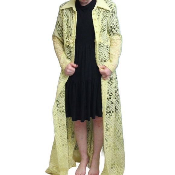 Yellow vintage cut out duster maxi length with front snaps and bow with collar - Picture 2 of 15